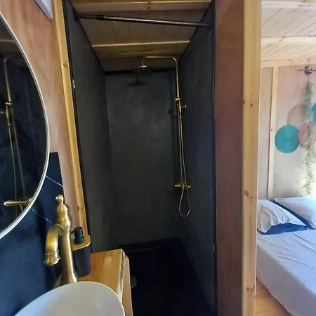 Apartment Ma Tiny Hoose *